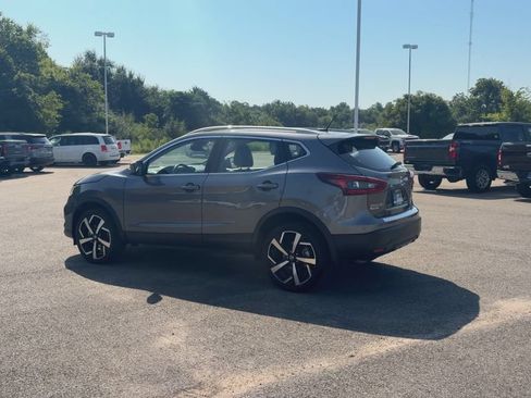 Used 2022 Nissan Rogue Sport SL w/ Premium Package FWD image 6