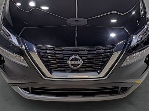 Used 2023 Nissan Rogue SV image 16