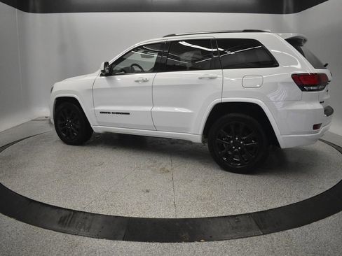 Used 2021 Jeep Grand Cherokee Altitude image 3
