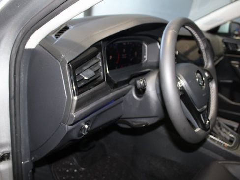 Used 2021 Volkswagen Jetta SEL image 12