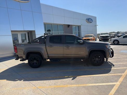 Used 2016 Chevrolet Colorado Z71 w/ LPO, Gearon Bar Package AWD/4WD image 8