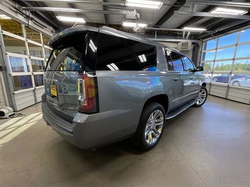 Used 2018 GMC Yukon XL SLT w/ Premium Edition AWD/4WD image 5