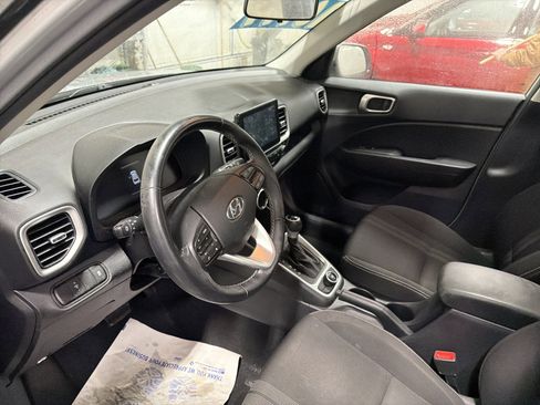 Used 2023 Hyundai Venue SEL w/ Cargo Package image 12