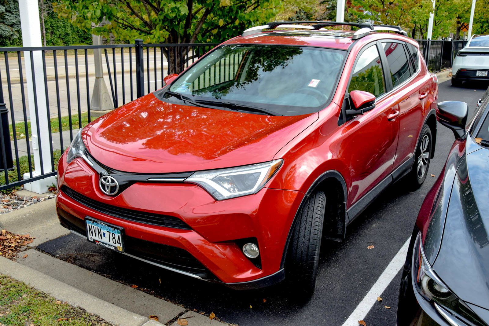 Used 2016 Toyota RAV4 XLE AWD/4WD image 13