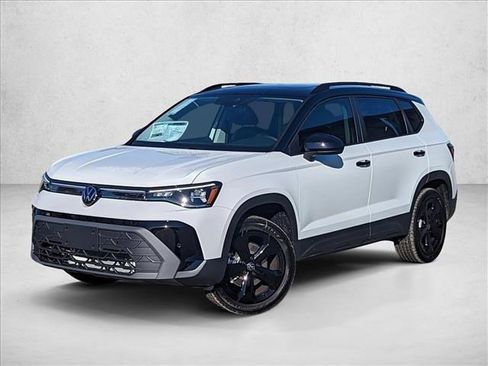 New 2025 Volkswagen Taos SE image 1