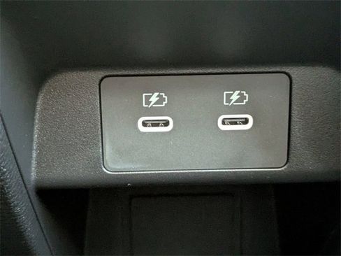 New 2025 Mitsubishi Outlander SE image 16