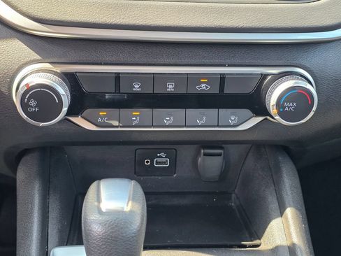 Used 2024 Nissan Altima 2.5 S FWD image 24