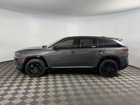 Used 2024 Jeep Wagoneer Launch Edition AWD/4WD image 9