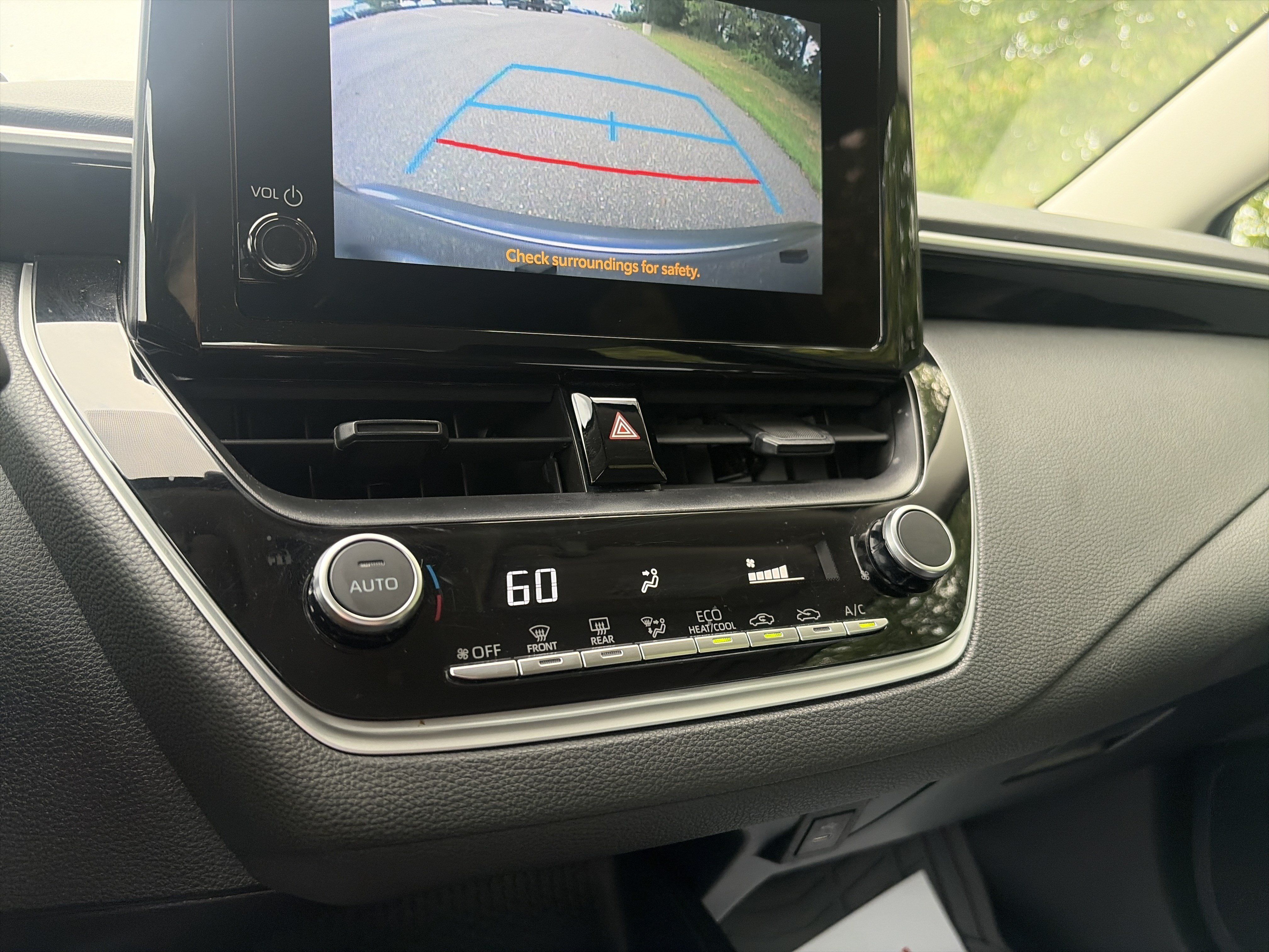 Used 2024 Toyota Corolla LE FWD image 30