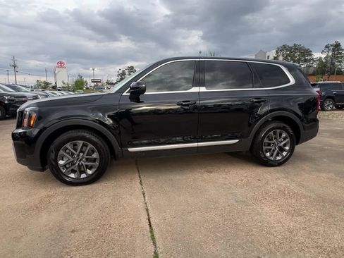 Used 2024 Kia Telluride LX FWD image 3