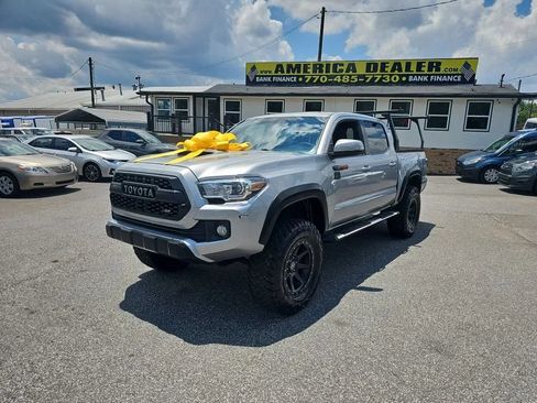 Used 2017 Toyota Tacoma TRD Off-Road w/ Tow Package RWD image 7