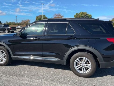 Used 2022 Ford Explorer XLT w/ Equipment Group 202A image 38