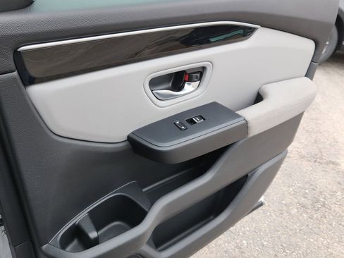 Used 2023 Honda Pilot LX image 18