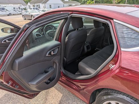 Used 2016 Chrysler 200 Limited w/ Convenience Group FWD image 20