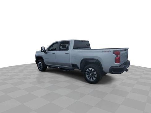 Used 2022 Chevrolet Silverado 2500 Custom w/ Custom Value Package AWD/4WD image 6