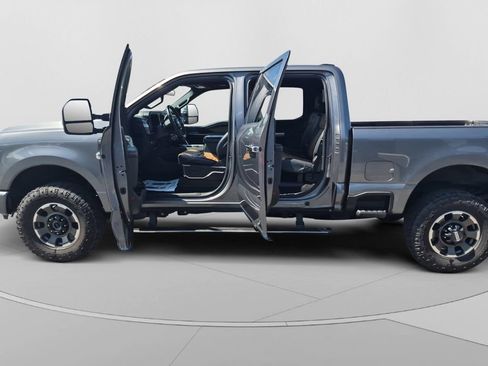 Used 2024 Ford F250 Platinum w/ Tremor Off-Road Package AWD/4WD image 27