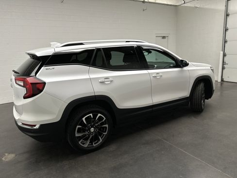 Used 2022 GMC Terrain SLT w/ Infotainment Package II AWD/4WD image 8