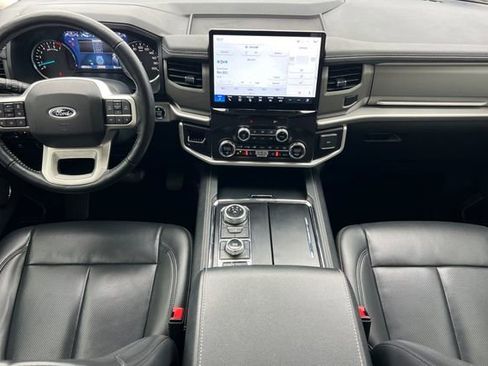 Used 2022 Ford Expedition XLT w/ Equipment Group 202A image 15