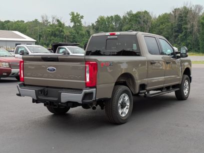 New 2026 Ford F250 XLT w/ FX4 Off-Road Package