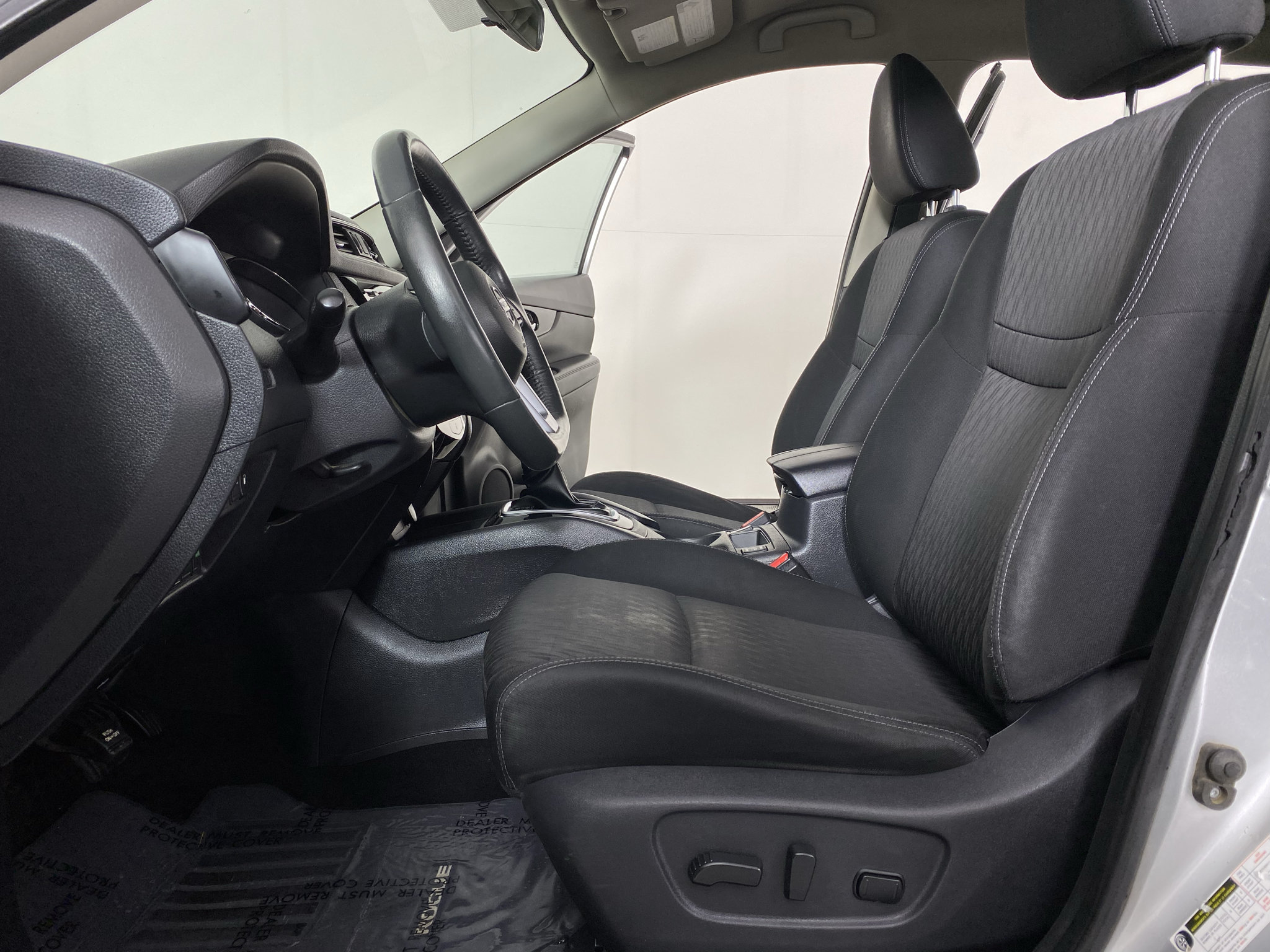Used 2018 Nissan Rogue SV AWD/4WD image 20