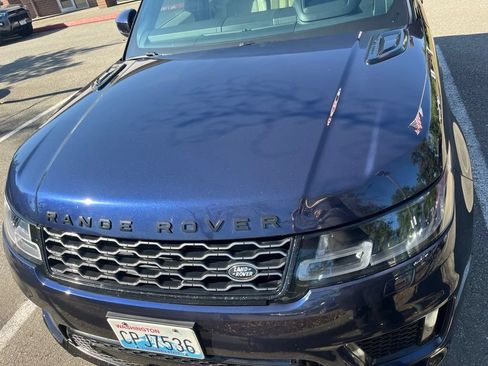 Used 2019 Land Rover Range Rover Sport HSE AWD/4WD image 9