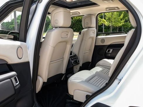 Used 2025 Land Rover Discovery Dynamic SE AWD/4WD image 52