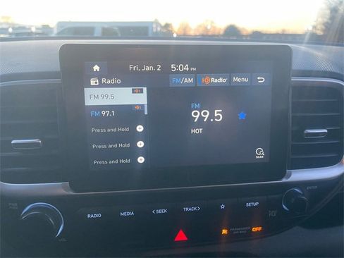 Used 2020 Hyundai Venue SEL image 21