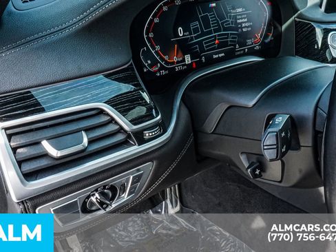 Used 2022 BMW 750i xDrive w/ M Sport Package image 39