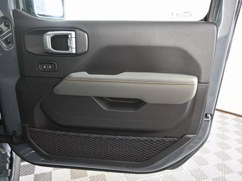 New 2026 Jeep Gladiator Mojave image 13