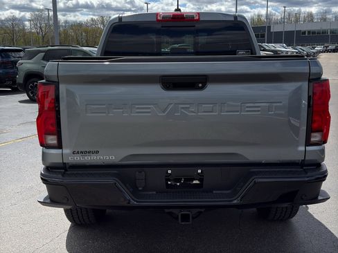 Used 2024 Chevrolet Colorado Z71 w/ Z71 Convenience Package 2 AWD/4WD image 7
