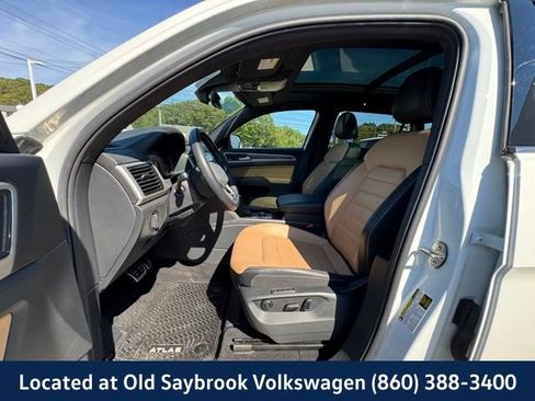 Certified 2022 Volkswagen Atlas Cross Sport SEL Premium R-Line image 29