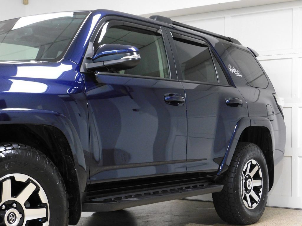Used 2023 Toyota 4Runner TRD Off-Road Premium w/ Moonroof Package AWD/4WD image 11