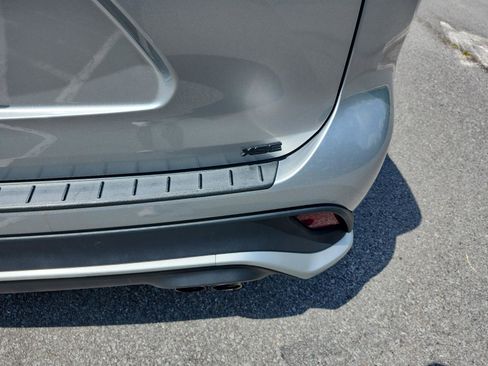 Used 2024 Toyota Highlander XSE image 5