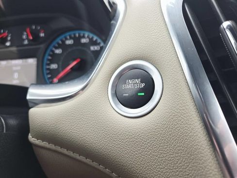Used 2022 Chevrolet Traverse LS AWD/4WD image 29