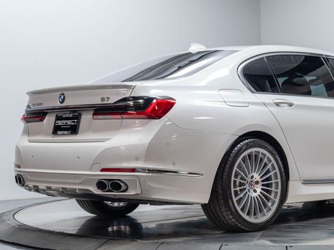 Used 2022 BMW ALPINA B7 xDrive AWD/4WD image 33