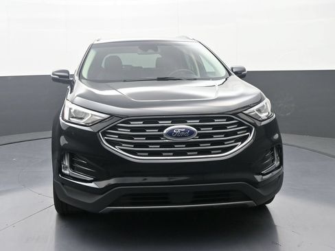 Used 2019 Ford Edge Titanium w/ Cold Weather Package AWD/4WD image 2