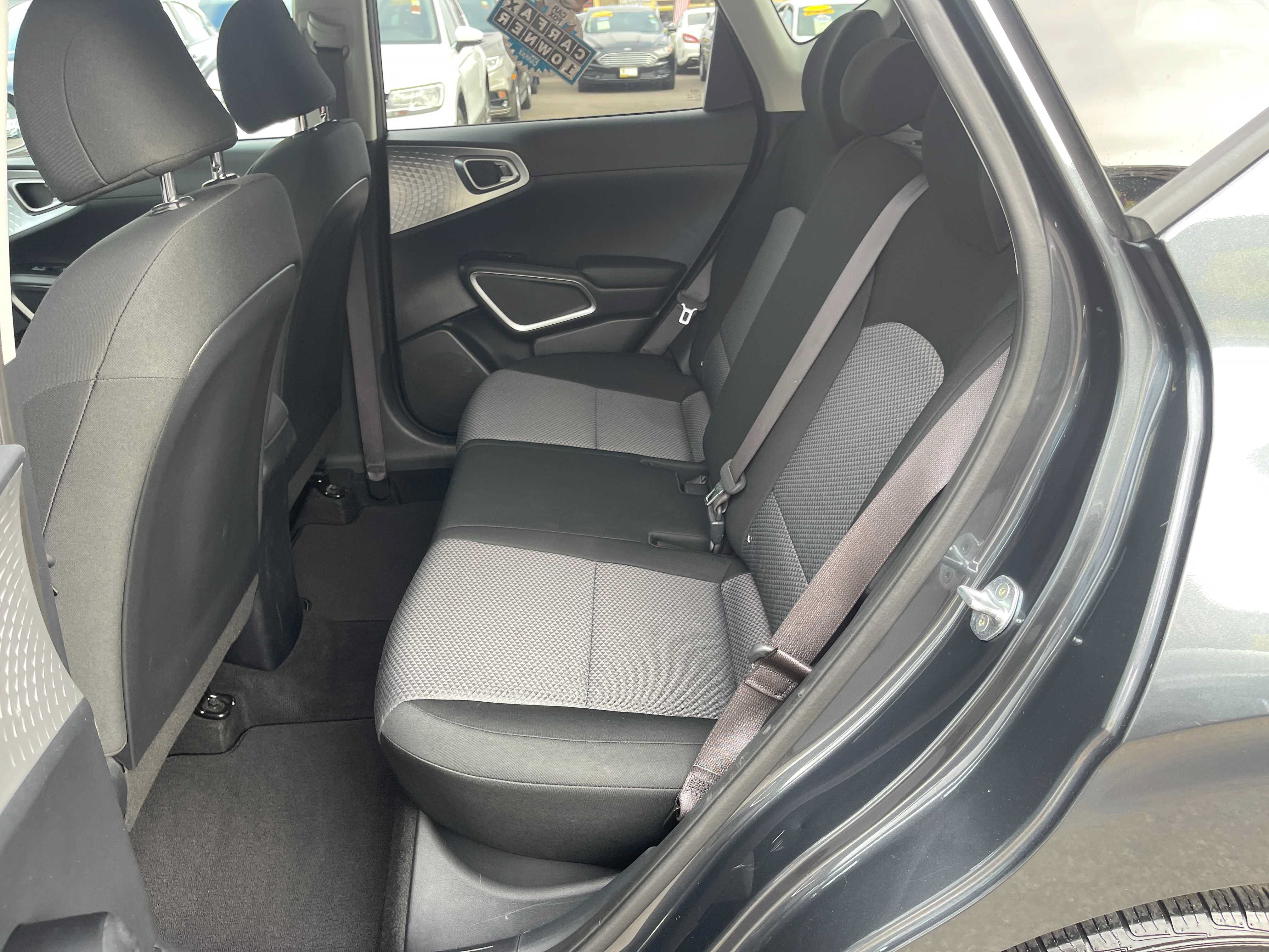 Used 2023 Kia Soul LX w/ LX Technology Package FWD image 10