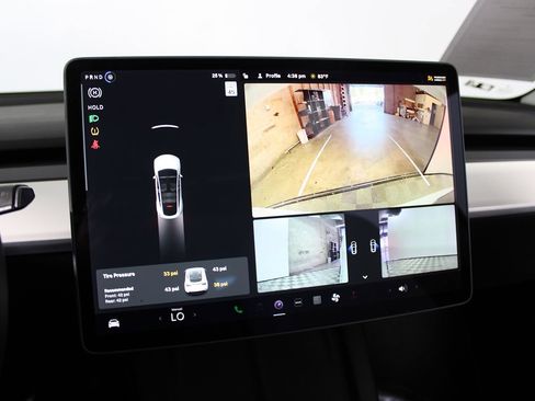 Used 2021 Tesla Model Y Long Range image 16