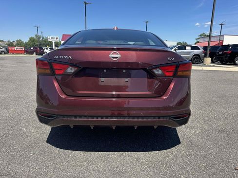 Used 2024 Nissan Altima 2.5 SV FWD image 4