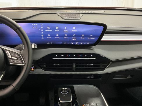 Used 2026 Buick Enclave Sport Touring AWD/4WD image 8