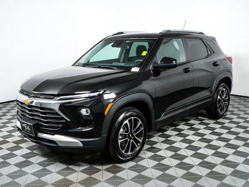 Certified 2025 Chevrolet TrailBlazer LT AWD/4WD image 23