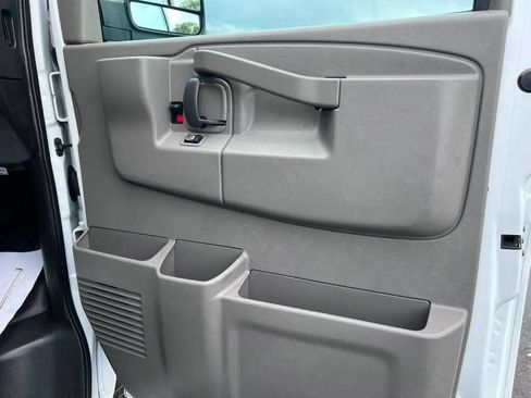 Used 2021 Chevrolet Express 2500 w/ Driver Convenience Package RWD image 17