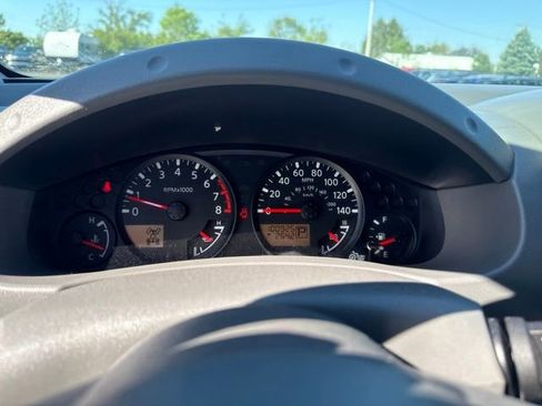 Used 2017 Nissan Frontier SV w/ SV Value Truck Package AWD/4WD image 18