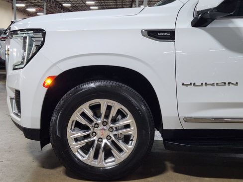 Used 2023 GMC Yukon XL SLT AWD/4WD image 5