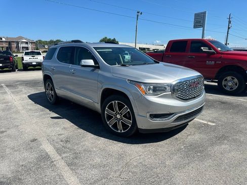 Used 2019 GMC Acadia Denali w/ Technology Package FWD image 2