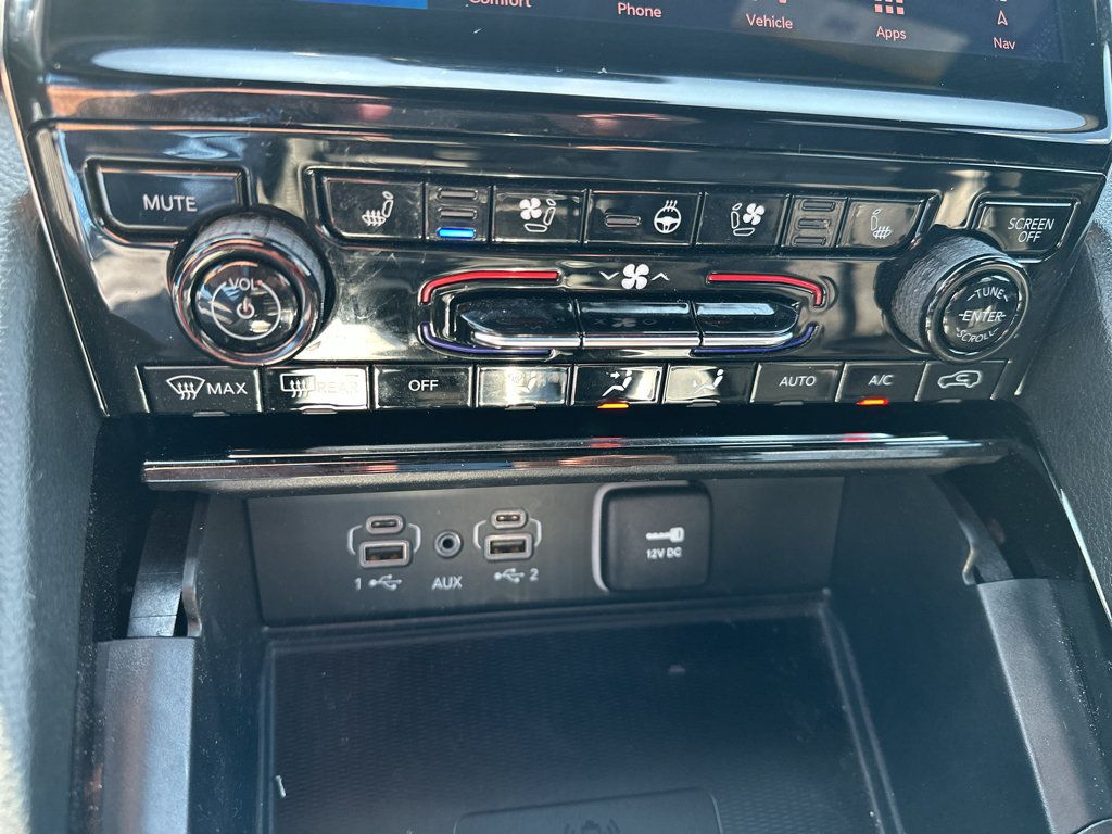 Used 2025 Jeep Grand Cherokee L Overland w/ Luxury Tech Group IV AWD/4WD image 20