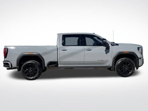 Used 2025 GMC Sierra 2500 AT4 w/ AT4 Premium Plus Package image 8