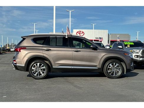 Used 2019 Hyundai Santa Fe image 3