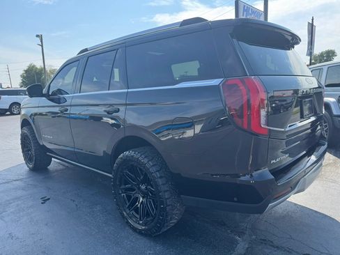 Used 2025 Ford Expedition Platinum AWD/4WD image 19