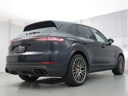 Certified 2023 Porsche Cayenne image 7